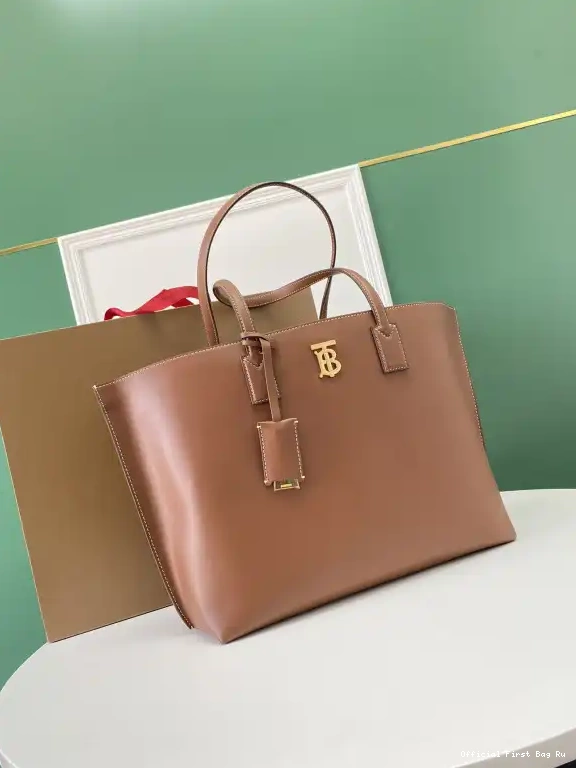 Official First Bag Ru Leather Tote Medium BURBERRY Motif Monogram 0506